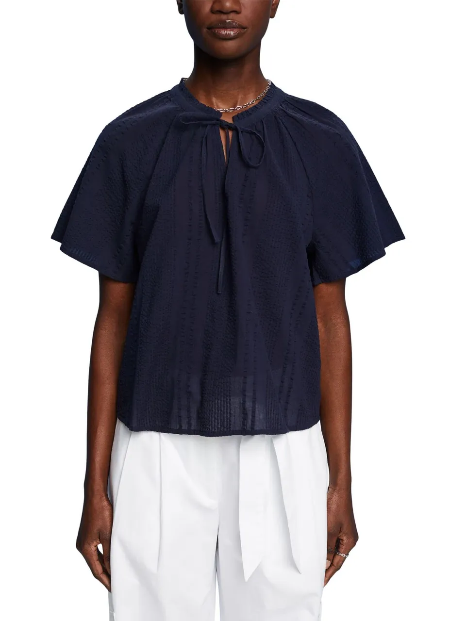 esprit-033cc1f306-damenbluse-feminine-bluse-mit-l-ssig-elegantem-look image 1