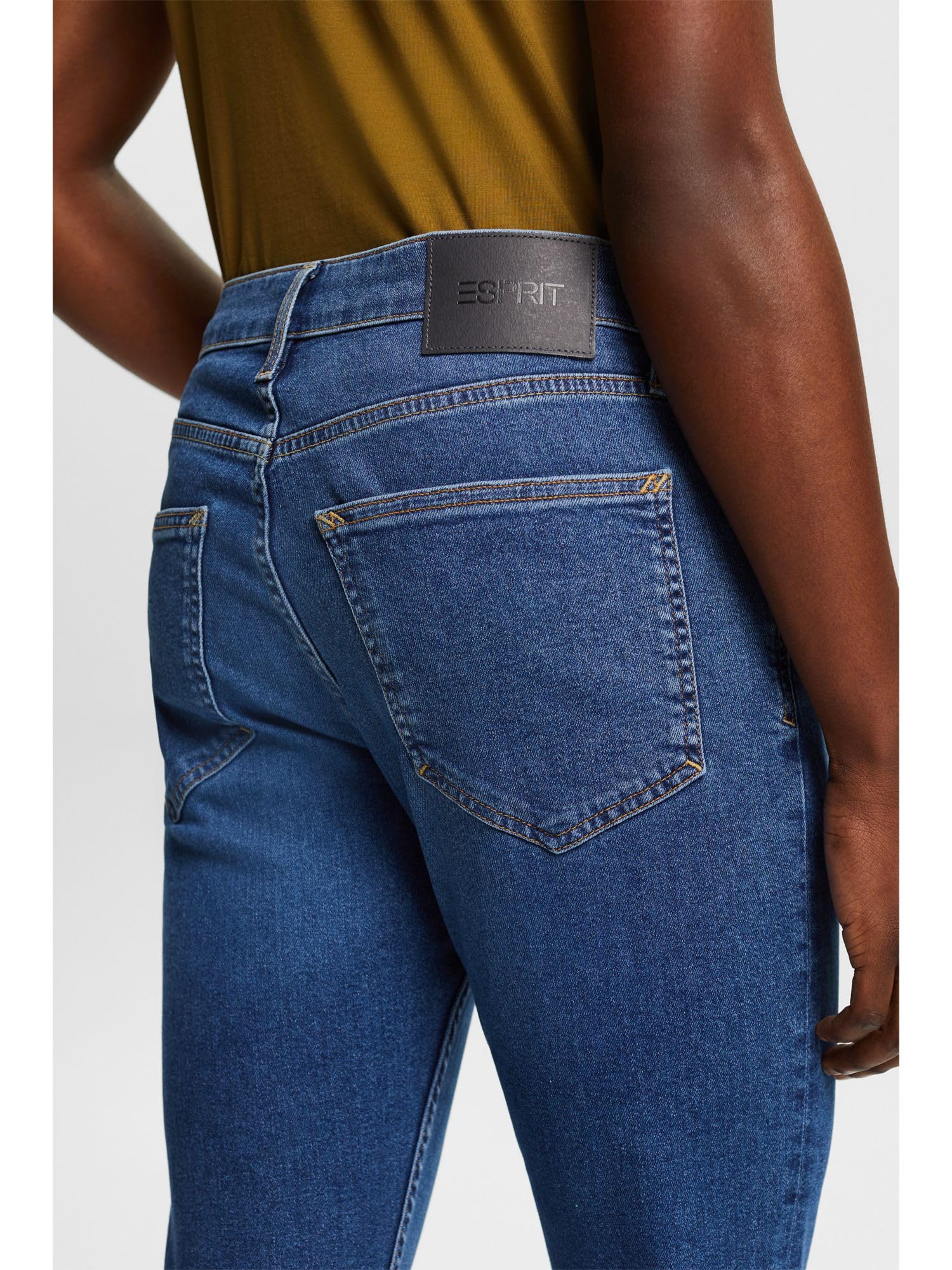 esprit-034ee2b309-herren-jeans-klassische-passform-mit-kalifornischem-casual-sty image 4
