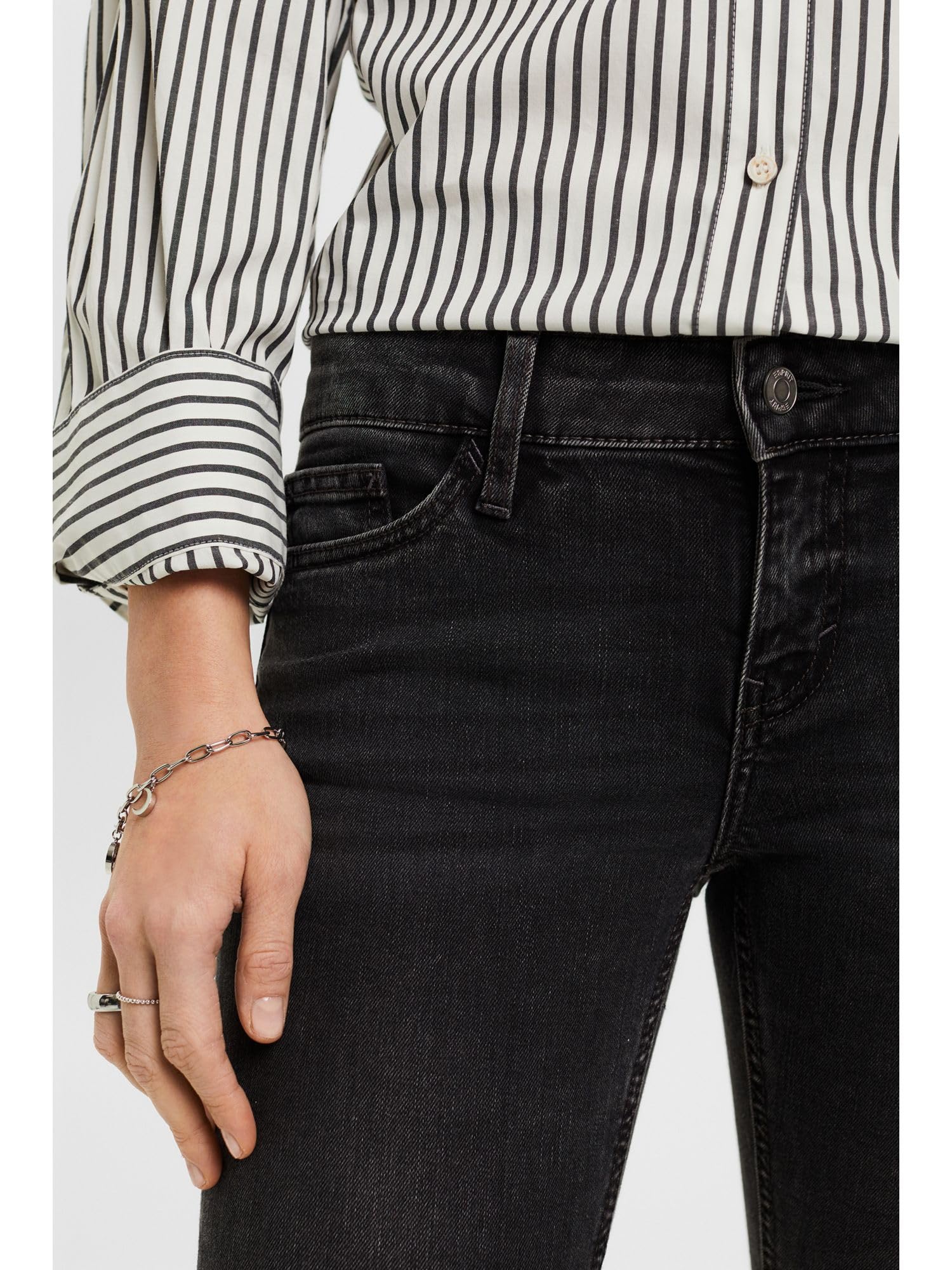 esprit-014ee1b313-damen-jeans-klassische-passform-zeitloser-denim-look image 4